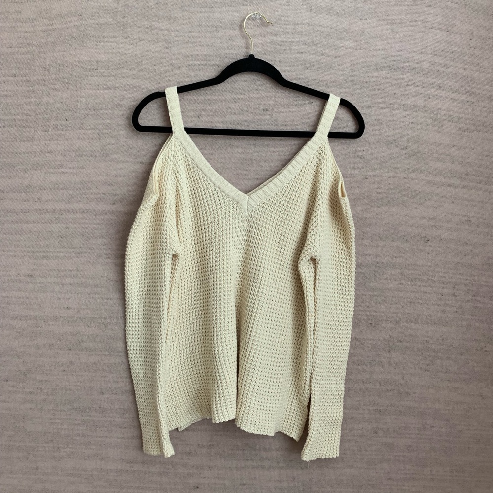 🍂 Chunky Knit Cold Shoulder Sweater